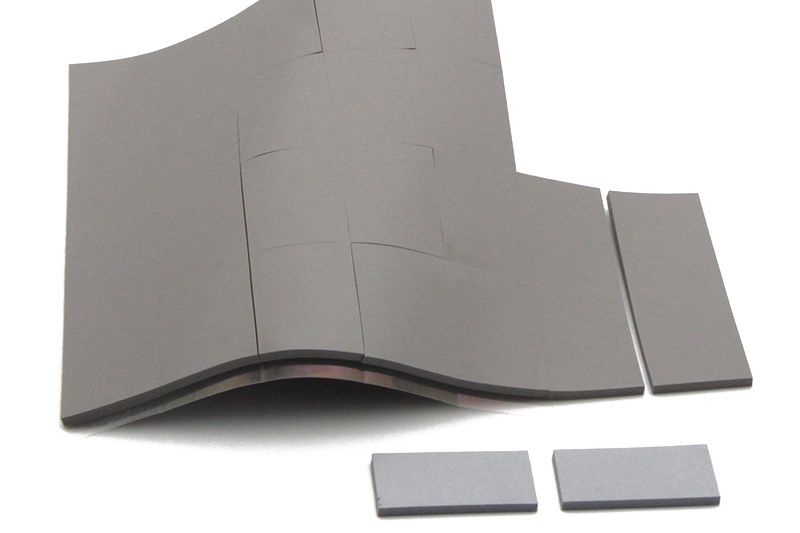 Thermal conductive silicone pad for base station, with high thermal conductivity and good compressibility